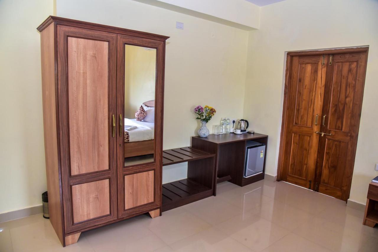Candolim Grande Resort エクステリア 写真
